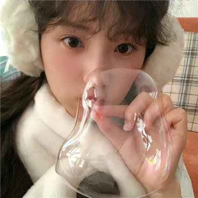 蒙面纱的男子